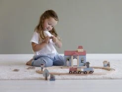 Little Dutch Railway Treinstation 11 Little Dutch Railway Treinstation -Bekende Speelgoed Winkel LD4489 little dutch railway treinstation 1