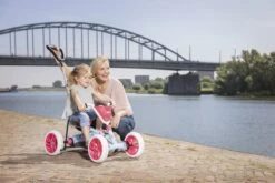 BERG Skelter Buzzy Bloom 2-in-1 -Bekende Speelgoed Winkel berg buzzy bloom 2 in 1