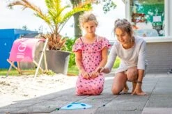 Knikkerpot Kunststof Met Knikkers -Bekende Speelgoed Winkel knikkeren knikkerpot kunststof 10 knikkers spel