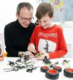 Tronico Mini Massey Ferguson MF5610 Met Aanhangwagen – 1 : 32 -Bekende Speelgoed Winkel massey ferguson mf5610 met aanhanger tronico mini 10031 1 1