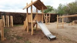 Robinia Toren Platformhoogte 125 Cm -Bekende Speelgoed Winkel robinia speeltoren met rvs glijbaan 100 125 openbaar scaled 2