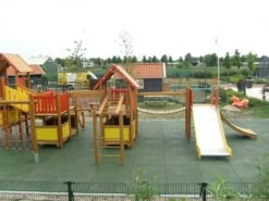 Safe & Soft Rubber Speelplaatstegels 100 X 100 Cm. -Bekende Speelgoed Winkel safe soft rubber speelplatstegel 3